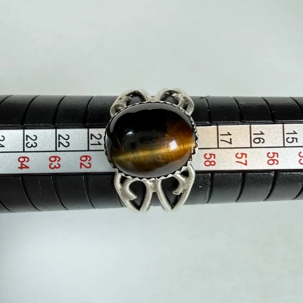 925 STERLING SILVER AND CAT'S EYE CHRYSOBERYL RING 9us SIZE 4.0g